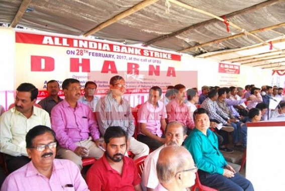 'DHARNA' or 'DRAMA' ? CPI-M backed bankers to standstill Banking Service protesting Centre's Banking & Economic Policies